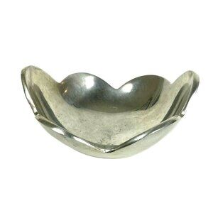 Towle Pintel Collection Scalloped Edge Candy Nut Serving Bowl